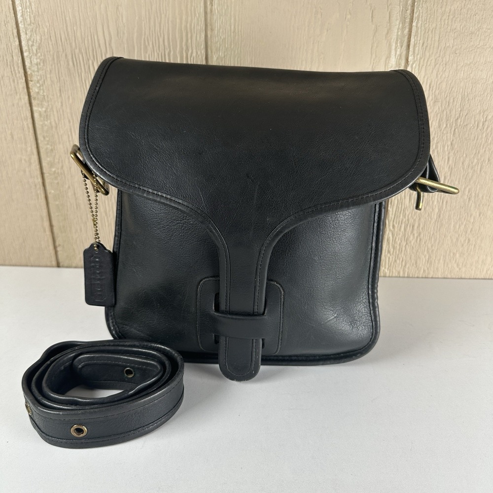 Vintage COACH COURIER Black Leather Shoulder Bag Purse 8920 NYC USA Brass Buckle